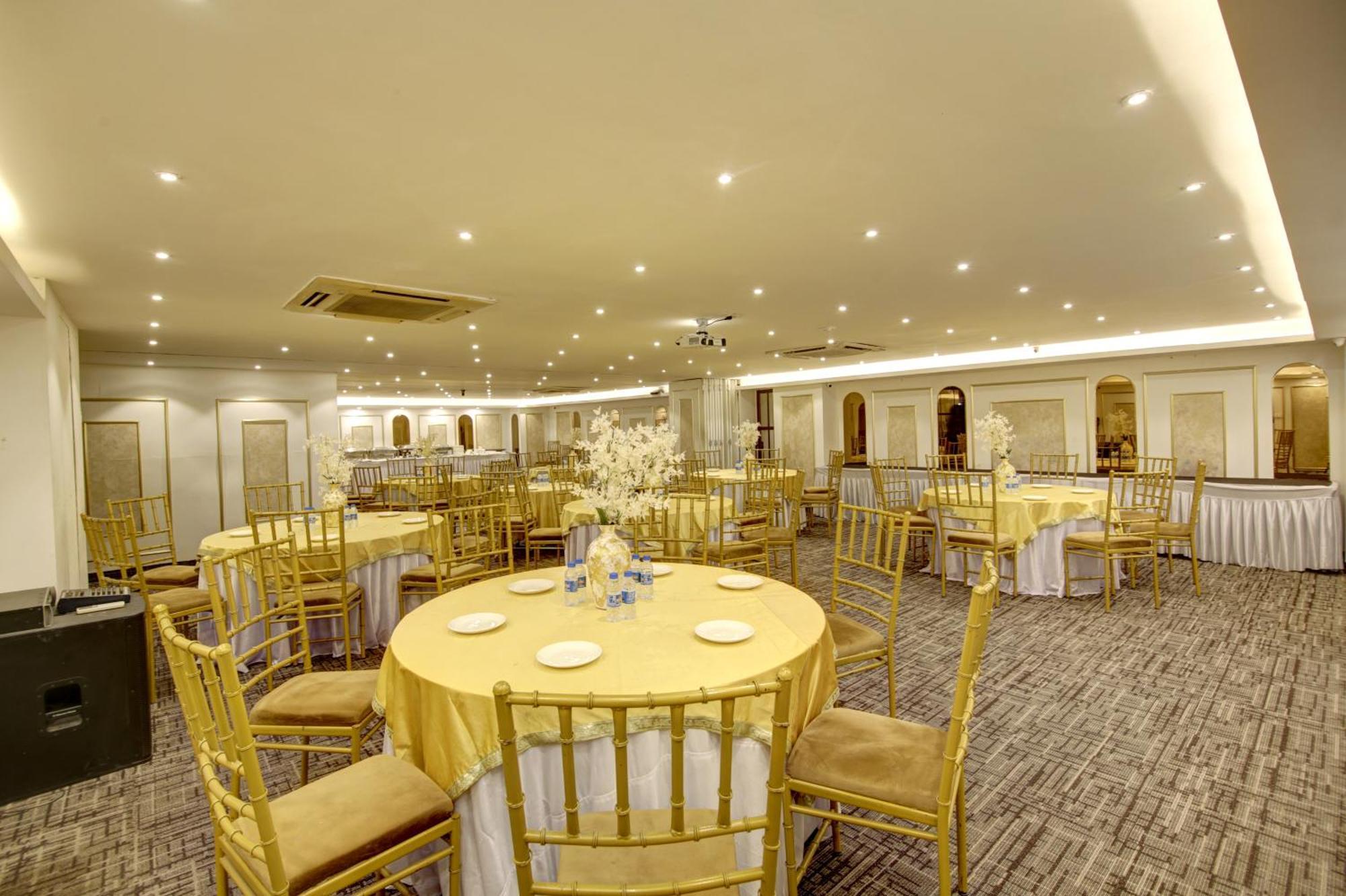 Hotel Town Grand Patel Nagar New Delhi Buitenkant foto