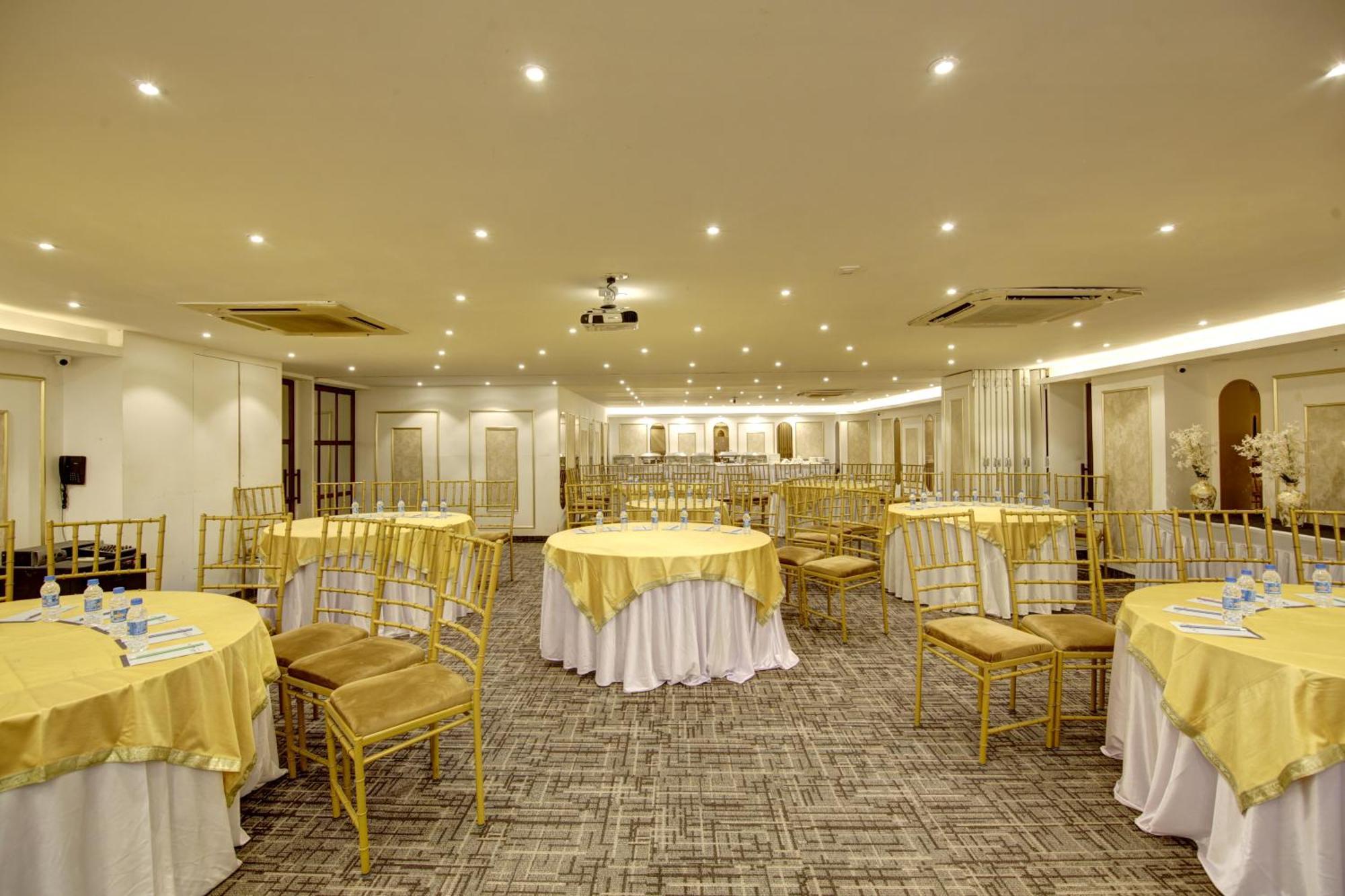 Hotel Town Grand Patel Nagar New Delhi Buitenkant foto