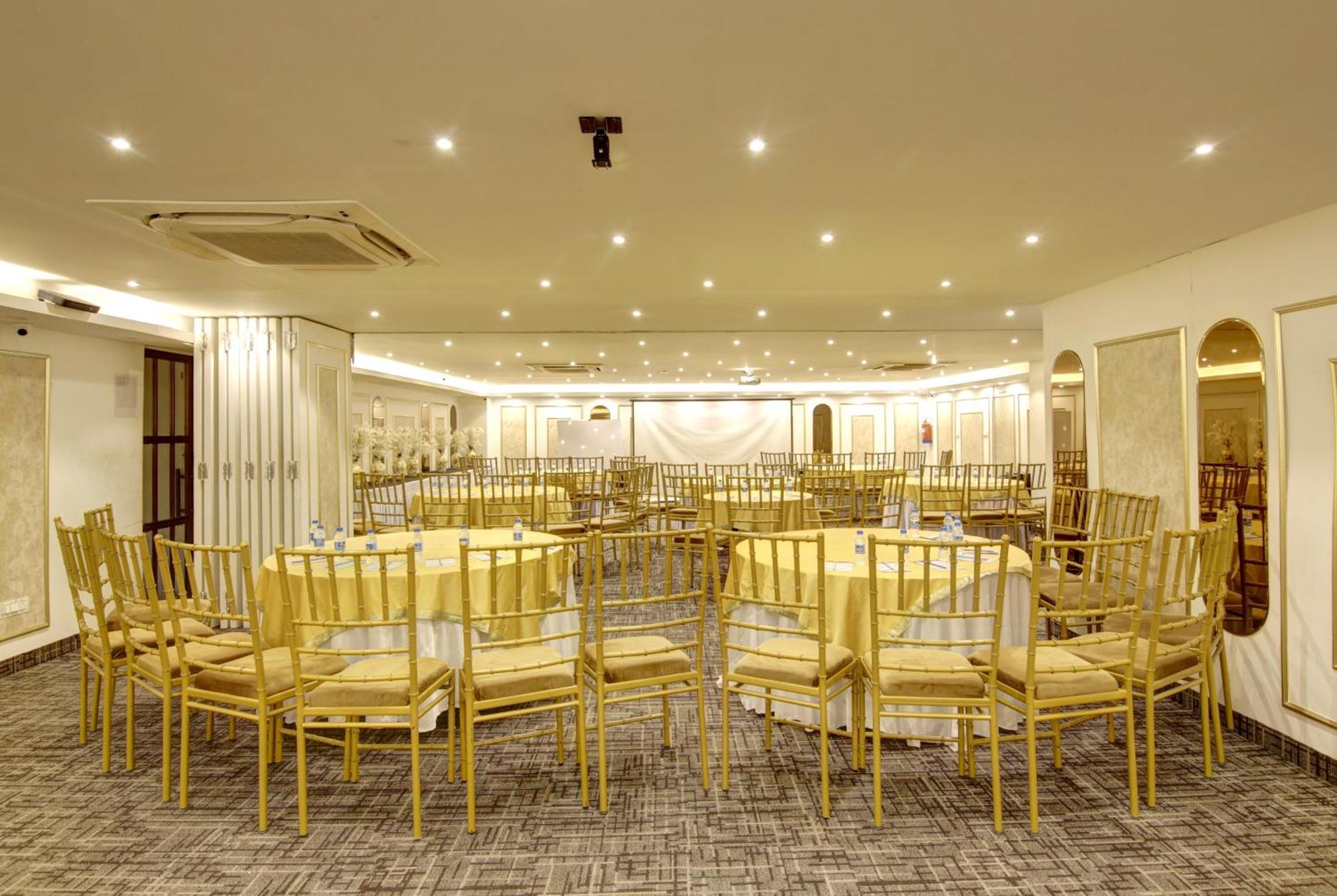 Hotel Town Grand Patel Nagar New Delhi Buitenkant foto