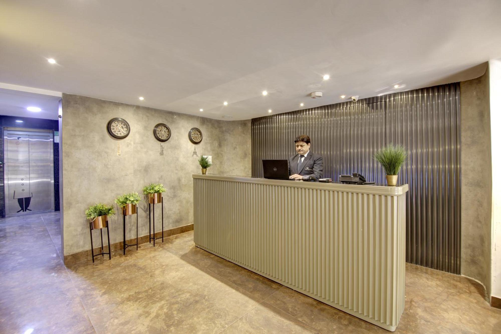Hotel Town Grand Patel Nagar New Delhi Buitenkant foto