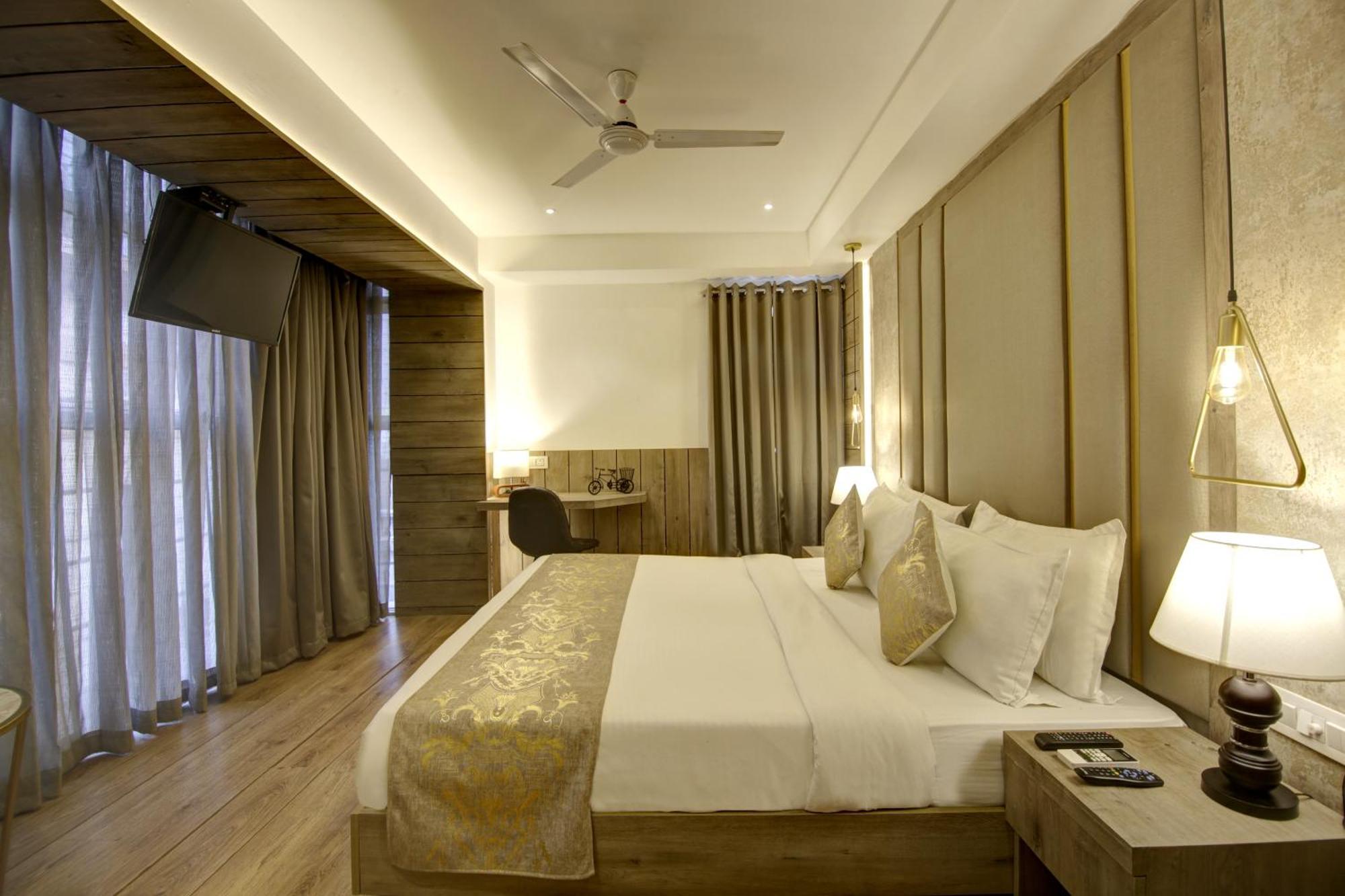 Hotel Town Grand Patel Nagar New Delhi Buitenkant foto